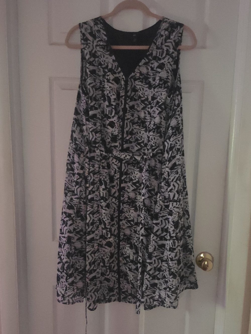 ellos Black & White Sleeveless Midi Dress with Waist Tie